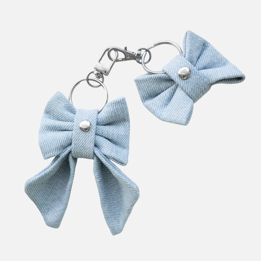 'BOWTIE' DENIM BAG CHARM IN LIGHT-WASH