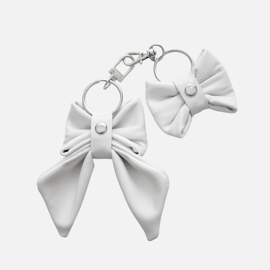 'BOWTIE' CALFSKIN LEATHER BAG CHARM IN WHITE