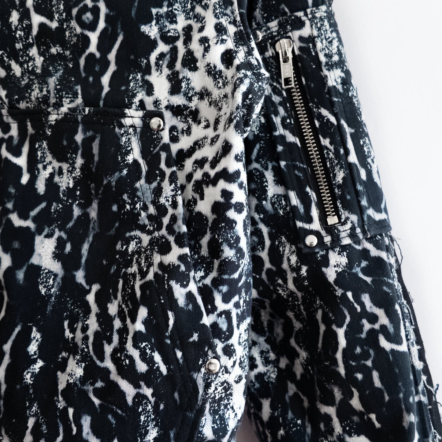 'WITCH HOUSE' JAGUAR PRINT HOODED BOMBER JACKET